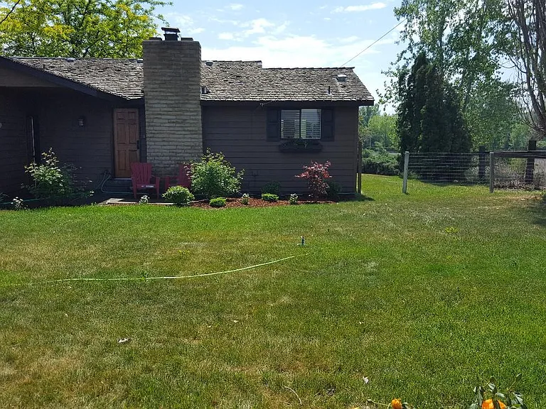 122 Abbess Ln — Photo 2