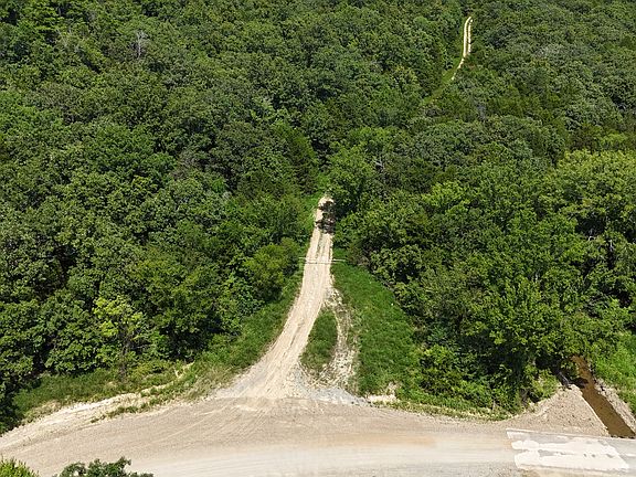 3rd image of Blue Mountain Rd