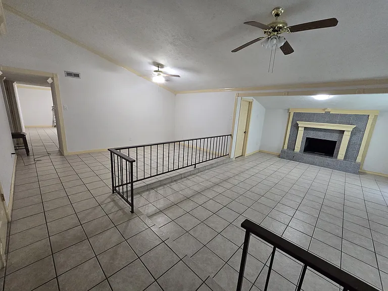 14327 Lorne Dr — Photo 46