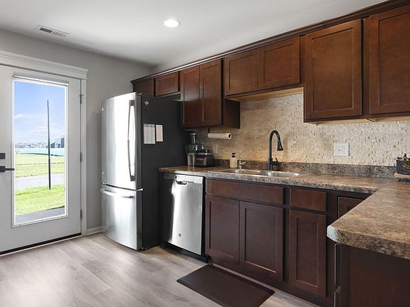 4th image of 13823 Prospect Dr