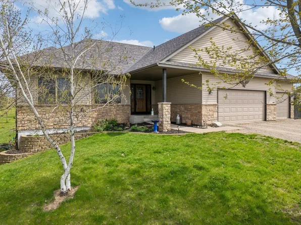 35717 Oasis Rd, Lindstrom, MN 55045