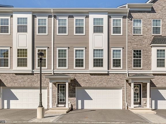 2nd image of 14 Coogan Ct