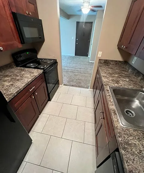 4441 S 27th St #E07 — Photo 2