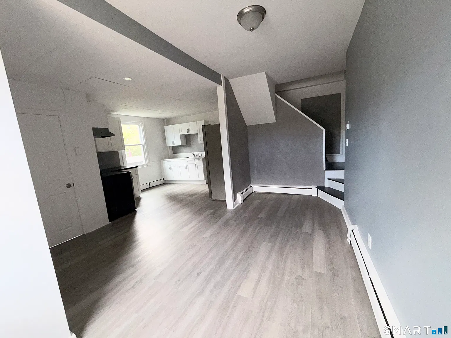 2 bed, 1.0 bath, 1200 sqft, $2,100 — Photo 2