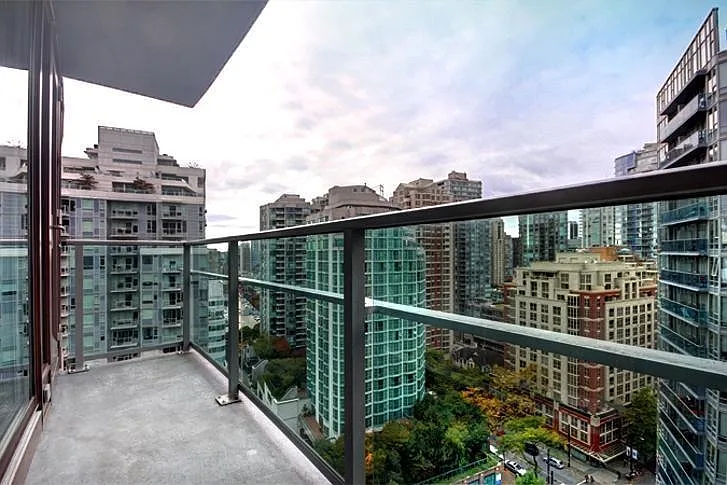 233 Robson St #2710 — Photo 12