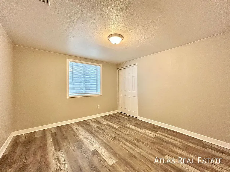 331 N Columbine St #D — Photo 13