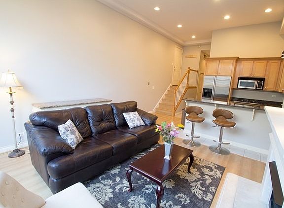 4th image of 727 W Belmont Ave APT 1