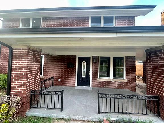 2nd image of 411 NE 15th St