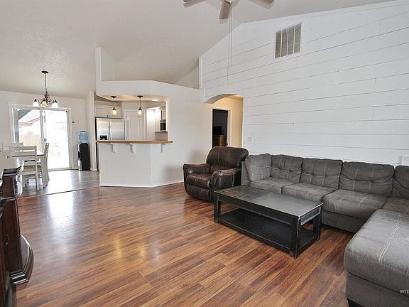 3rd image of 4400 E Salmon Riv