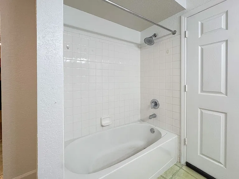 202 E South St #3047 — Photo 8