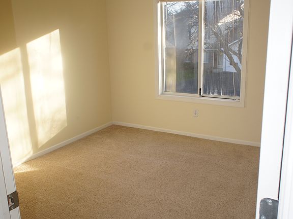 3rd image of 3163 Windcrest Dr NE