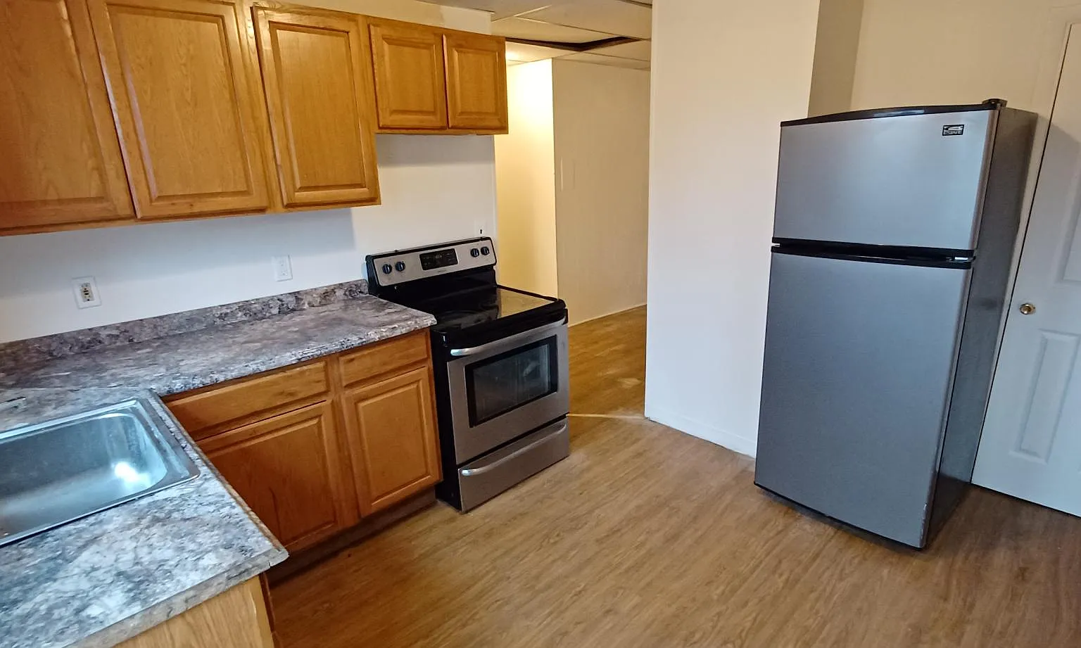 3 bed, 1000 sqft, $1,150 — Photo 4