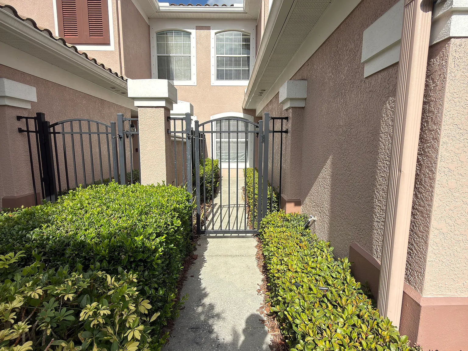 3 bed, 1554 sqft, $2,500 — Photo 2