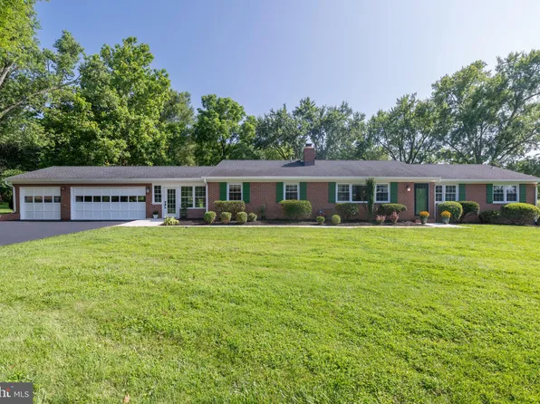 19 Windemere Pkwy, Phoenix, MD 21131
