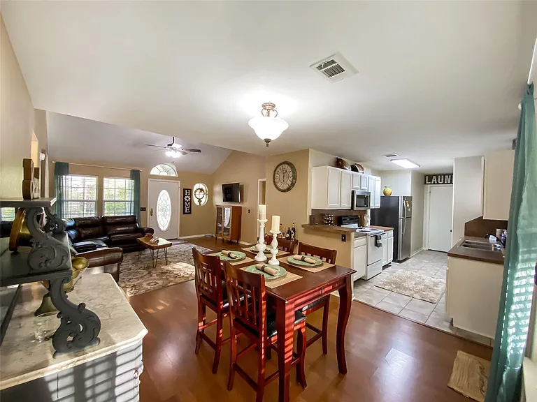254 E Sunset Dr — Photo 8