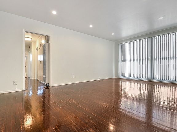4th image of 8526 Saturn St APT 1