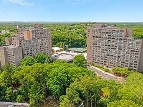 250 Hammond Pond Pkwy APT 1207S, Newton, MA 02467