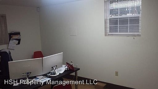2nd image of 6622 NE Sandy Blvd