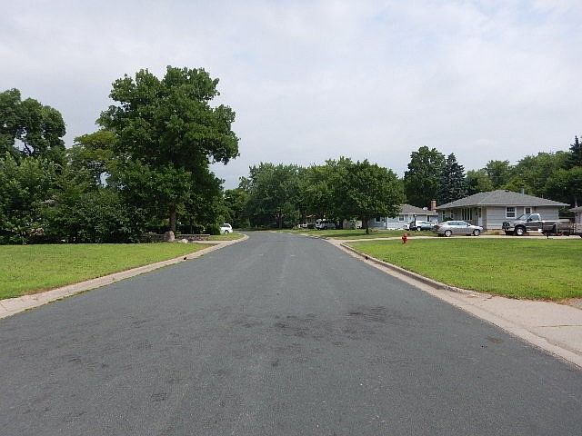 Exterior Neighborhood (street photo)