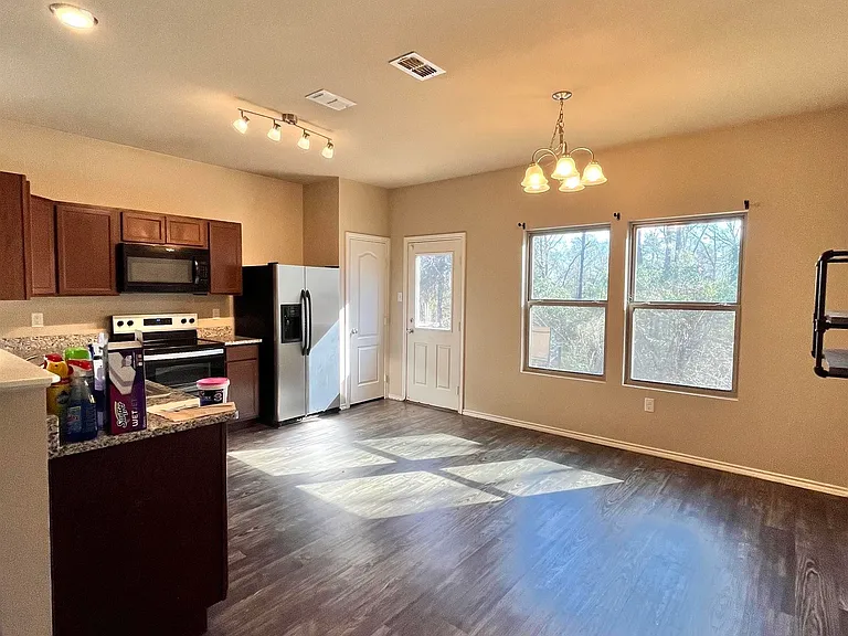 5816 Deauville St — Photo 10