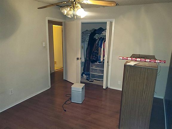 3rd image of 4829 Miami Dr