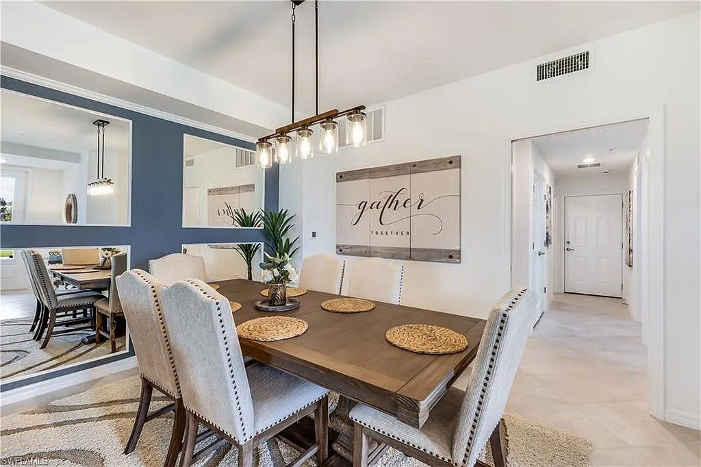 3 bed, 2.0 bath, 1741 sqft, $8,800 — Photo 3