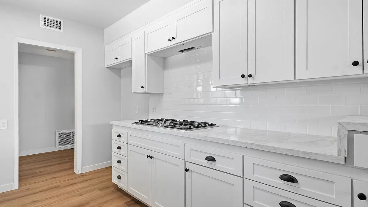 3 bed, 3.0 bath, 1744 sqft, $4,900 — Photo 1