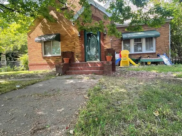 407 E Poplar St, West Frankfort, IL 62896