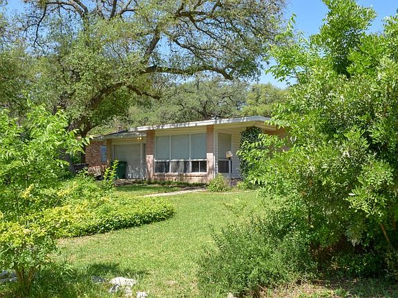3rd image of 2819 Chisholm Trl