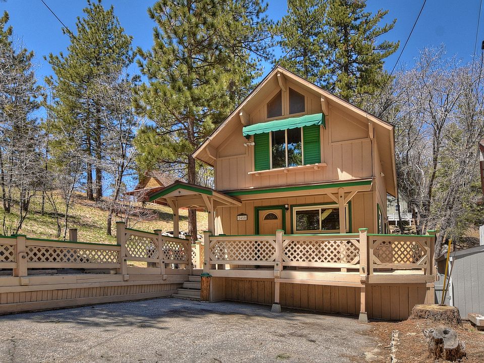 1st image of 2450 Spruce Dr