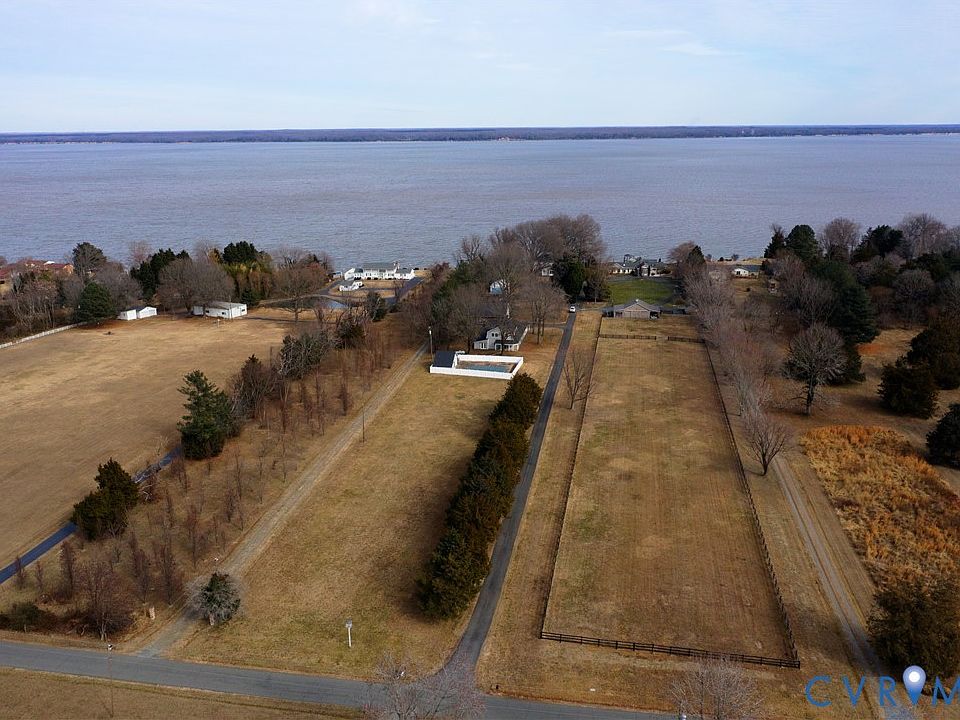 1st image of 551 Marlborough Point Rd