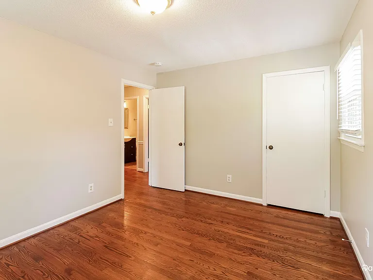5405 Ainsworth Dr — Photo 10