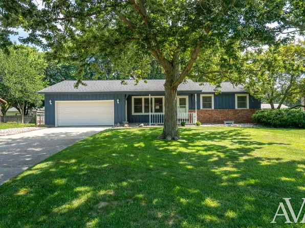325 Woodland Ave, Holland, MI 49424