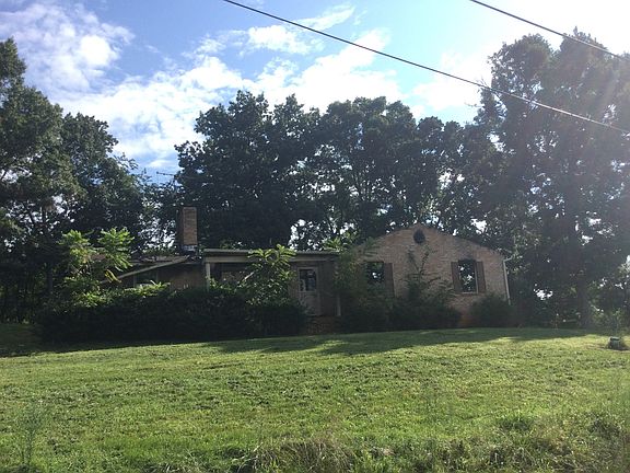 5th image of 370 Rolling Hill Dr