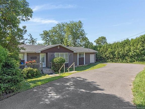 2nd image of 32 Maple Grove Ct