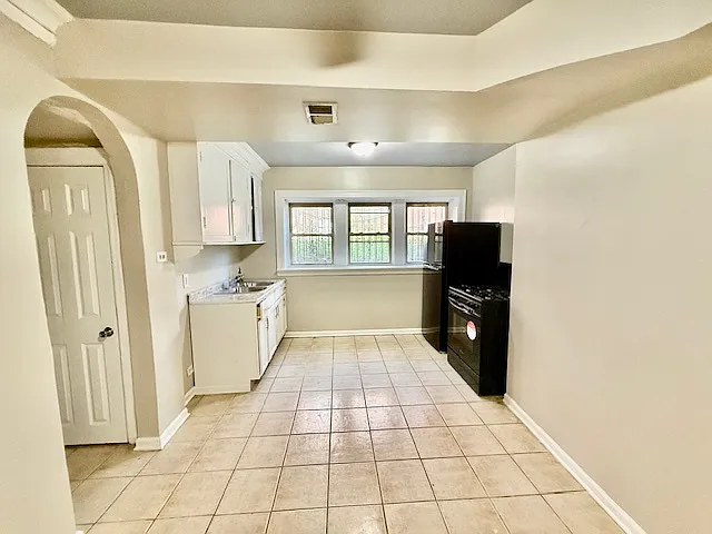 7932 S Kingston Ave #G — Photo 2