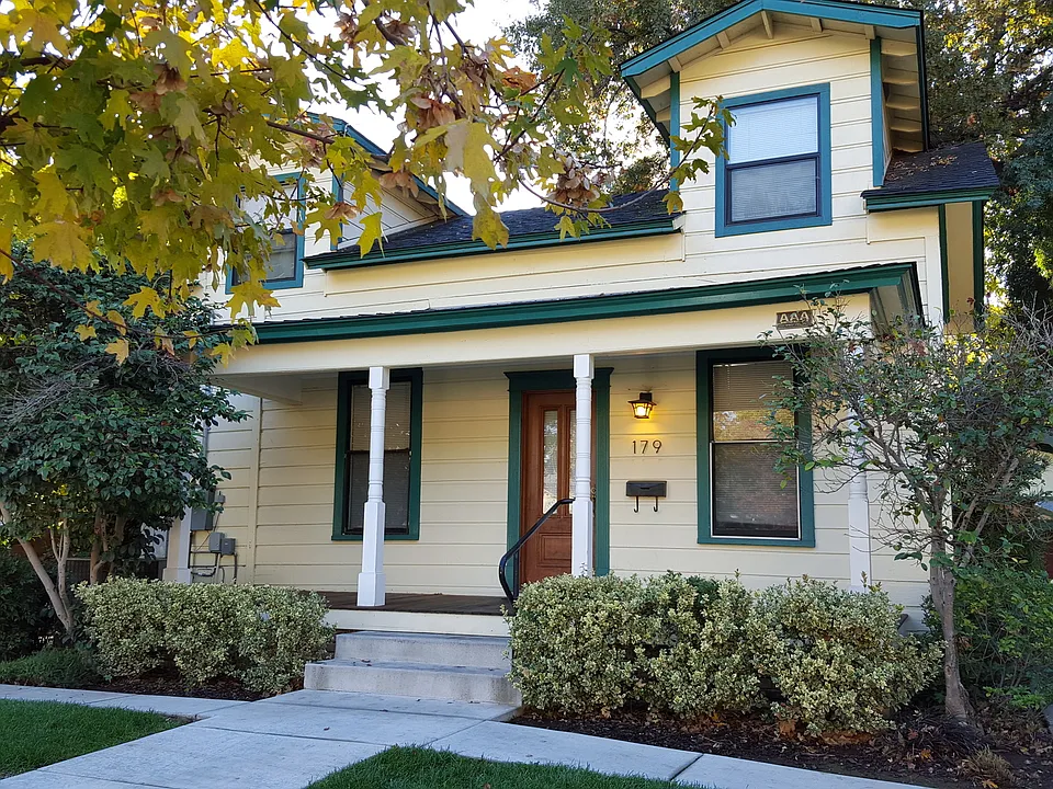 179 E Lincoln Ave