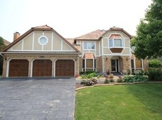 220 Danada Dr, Wheaton, IL 60189
