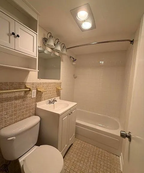 917 NE 16th St #1 — Photo 10