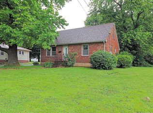 621 E College St, Farmington, MO 63640