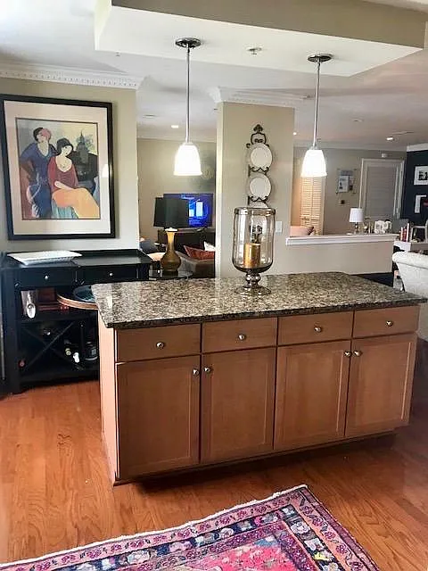 1 bed, 956 sqft, $2,350 — Photo 3