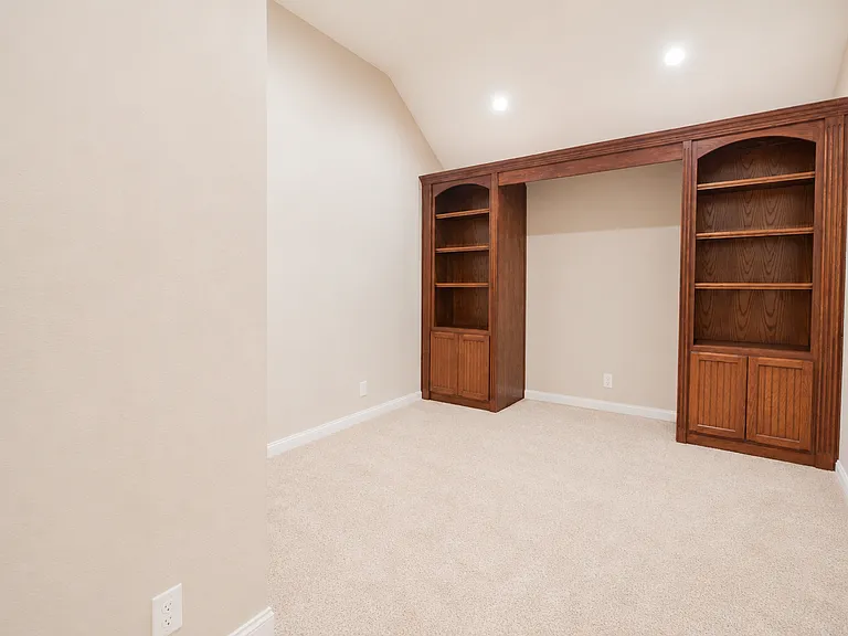 4453 Red Barn Dr — Photo 26