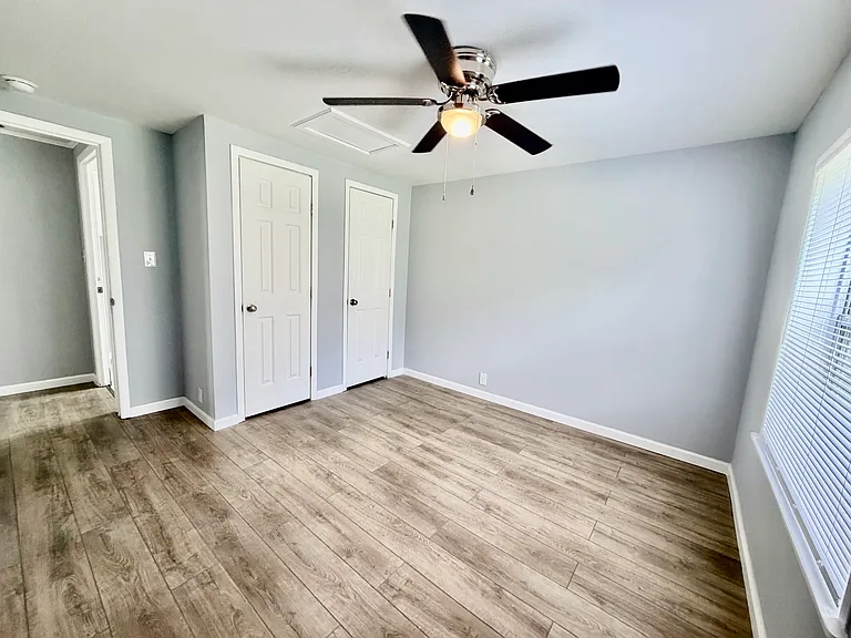 1548 Cornwallis Rd — Photo 13