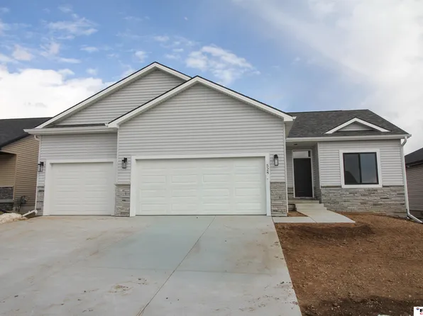 528 Woodsage Rd, Seward, NE 68434