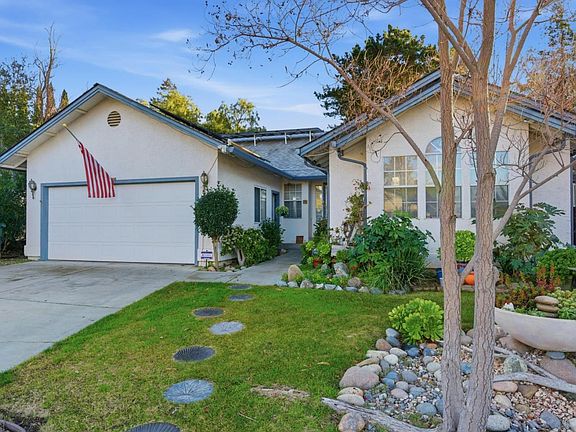 2nd image of 1521 Las Brisas Dr