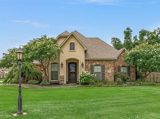 102 Magnolia Chase Dr, Benton, LA 71006