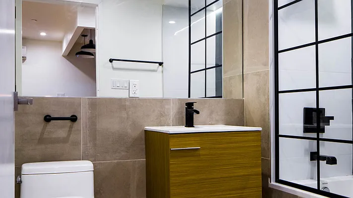 Rented by Nooklyn NYC LLC | media 65