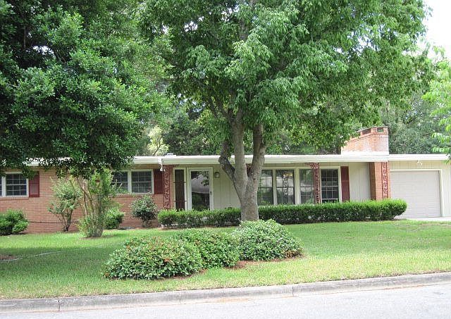 1st image of 3006 Wildwood Dr