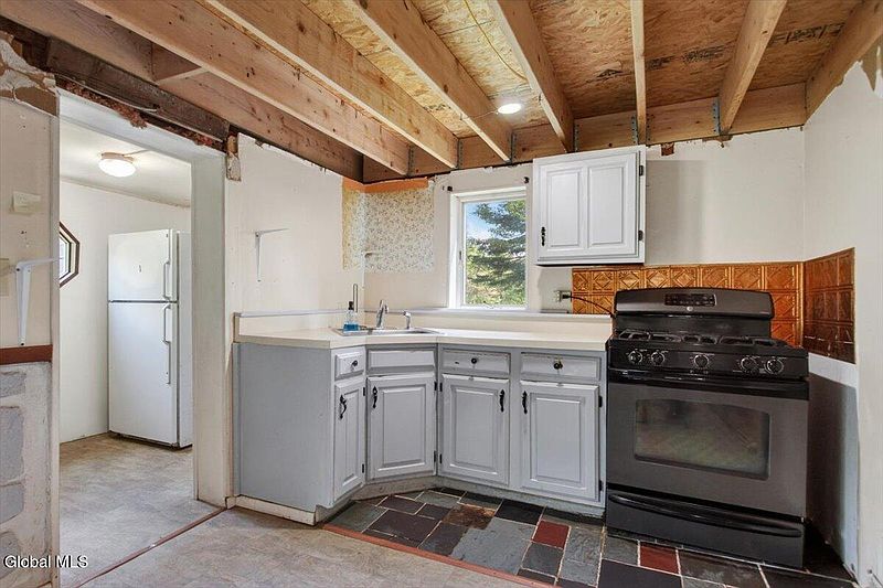 9th image of 1106 Whiteside Road