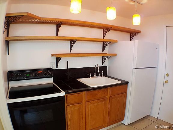 2nd image of 802 Euclid Ave APT 101